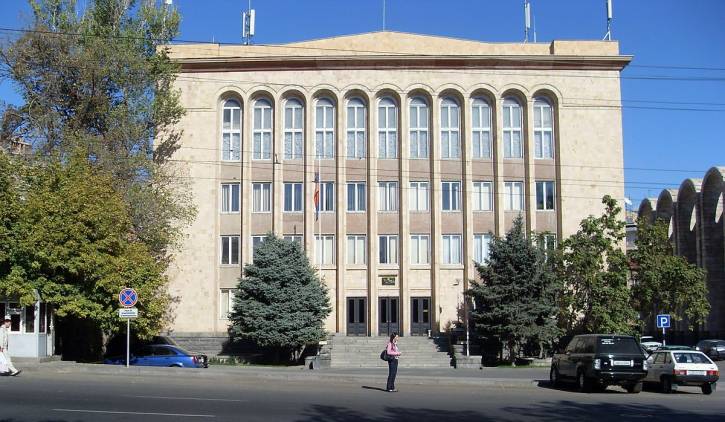 «Հրապարակ».Իշխանությունը ՍԴ-ի դեմ պայքարը տեղափոխել է կոմպրոմատների դաշտ 