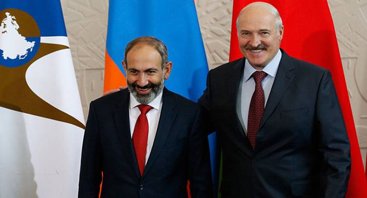 Փաշինյան-Լուկաշենկո հեռախոսազրույցի մասին հայտարարության Մինսկի ու Երեւանի տարբերակներում տարբերություններ կան