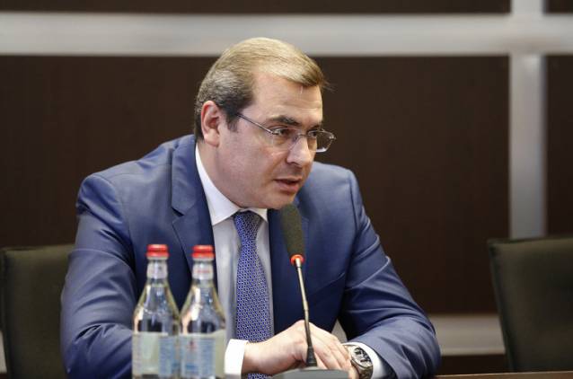 Ոնց որ Դուք հիմա տանձը խնձորի հետ համեմատեք, ասեք՝ խնձորն ավելի քաղցր ա, քան տանձը