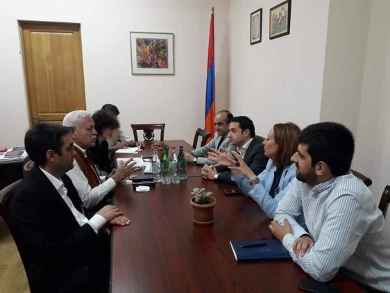 «Հրապարակ».Մխիթար Հայրապետյանին փոխարինող է գտնվել