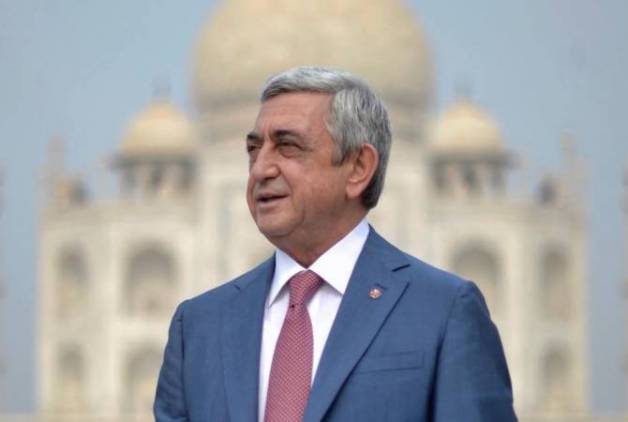 Սերժ Սարգսյանի լողազգեստով նկարը նոր չէ
