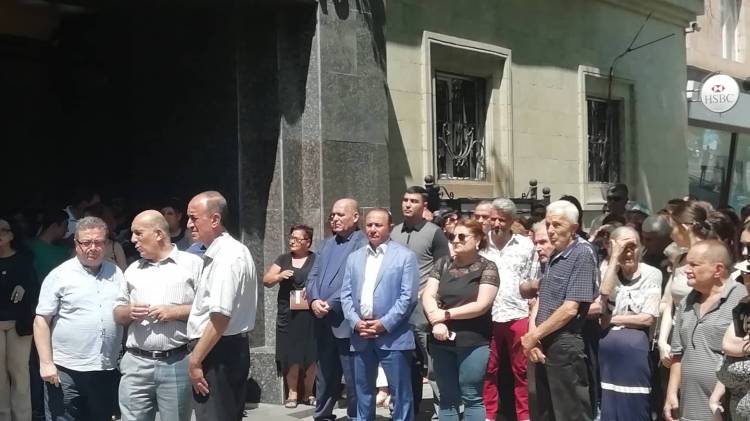 Հովիկ Աբրահամյանը մասնակցում է Երվանդ Ղազանչյանի վերջին հրաժեշտին (տեսանյութ) (լուսանկարներ)