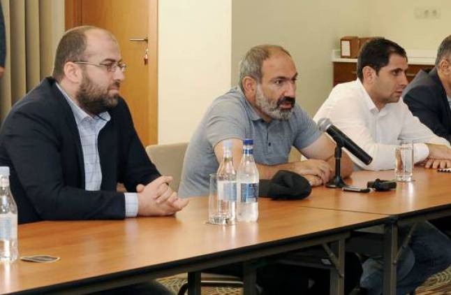 Նախարար Էրիկ Գրիգորյանի հին ու աղքատ սարքերը