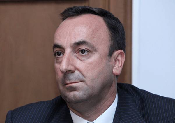 Հրայր Թովմասյանի հորը հրավիրել են ԱԱԾ