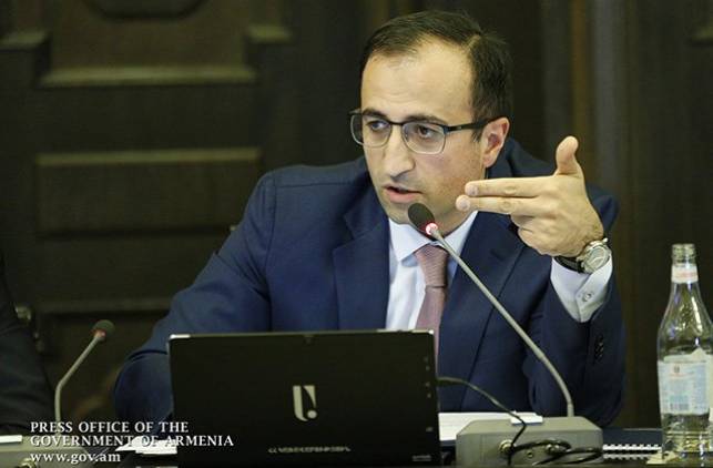 «Հրապարակ». Փակ հանդիպում. նախարարը իր երազանքների նախագիծն է պրոպագանդում