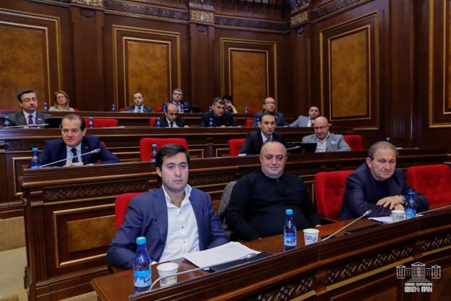 «Հրապարակ». Իշխանությունն ամեն ինչ անում է  ԼՀԿ-ի քվեն ստանալու համար
