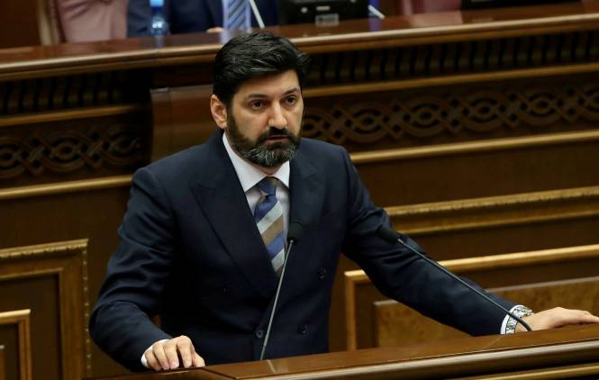 «Հրապարակ». Իշխանություն-Վահե Գրիգորյան անջրպետը խորանում է. ՍԴ դատավորը վա՞յր կդնի լիազորությունները 