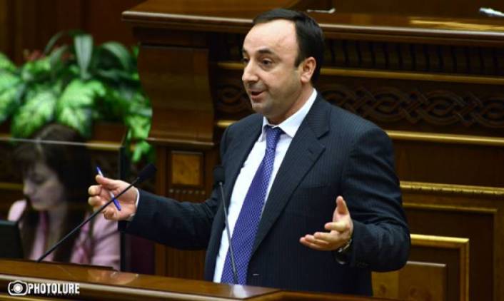 «Հրապարակ». Հրայր Թովմասյանին երկուշաբթի կալանավորելո՞ւ են
