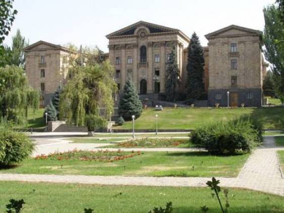 Չկատարված խոստումներ, չիրականացված ակնկալիքներ. քաղաքական դաշտը փակում է 2019-ի էջը