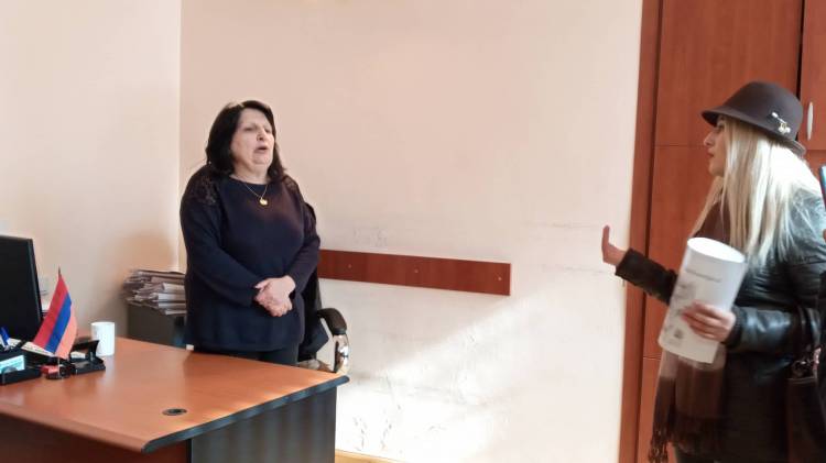 Ռազմիկ Աբրահամյանի հետ համագործակցում եք. լարված վիճակ Աջափնյակի ԶԱԳՍ-ում (տեսանյութ)