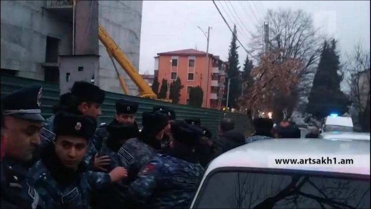 Այ քեզ հեղափոխակա՜ն, այ քեզ երկար ականջներ
