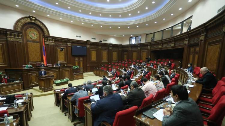 Մի կողմ դրեք ձեր ծանր մանկության կոմպլեքսները՝ համազգային կոնսոլիդացիայի ժամանակն է