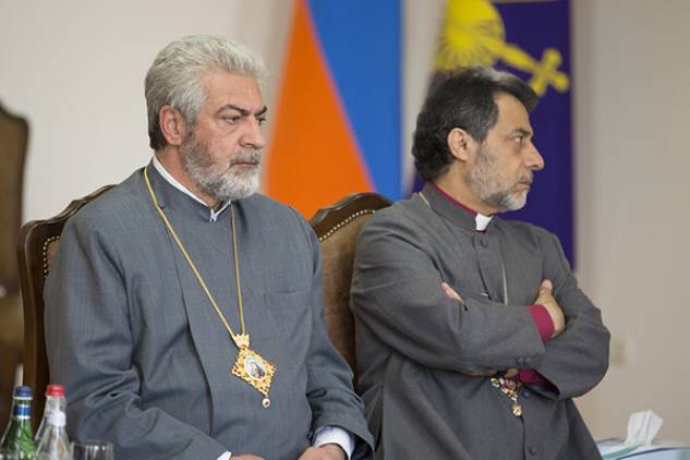 Կոմպրոմատներ եկեղեցու դեմ