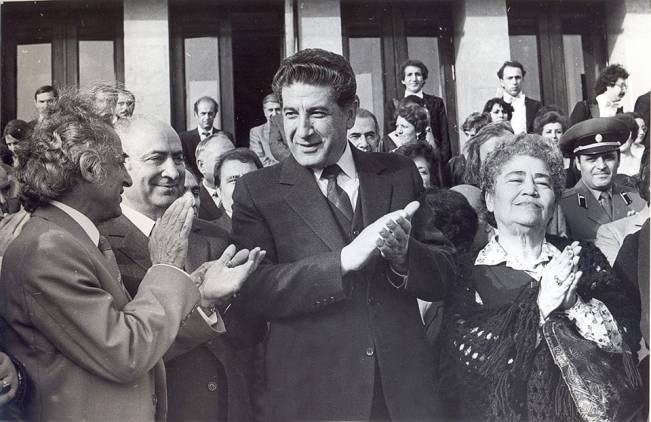 Իշխանություն և առաջնորդություն
