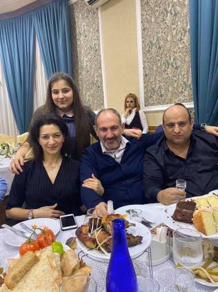 «Հրապարակ». Իշխանությունը գտել է Հայաստանի թիվ 1 քավորին Իջեւանի քաղաքապետ դարձնելու ուղին
