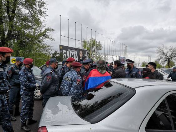  Լարված իրավիճակ Ծիծեռնակաբերդի մուտքի մոտ