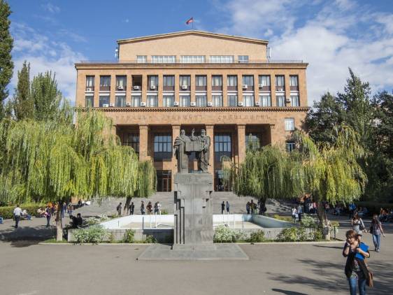 Դեմ կանգնել անգրագիտության հնարավոր հեղեղին