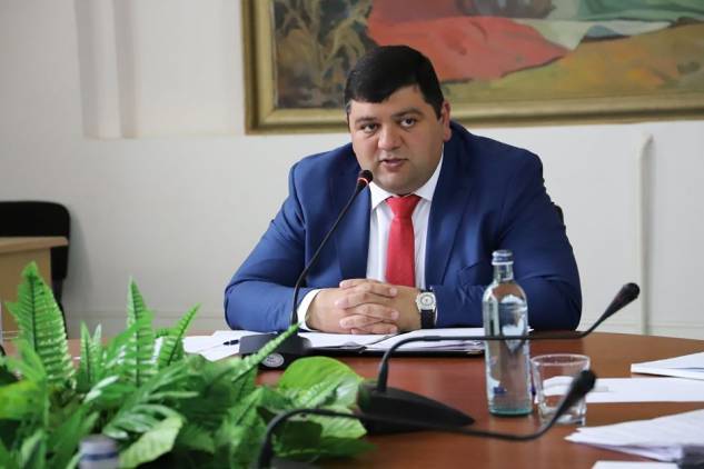 Քաղաքում ոստիկանական ուժեր կան, անընդհատ շրջում են, ինձ դա է մի քիչ անհանգստացնում