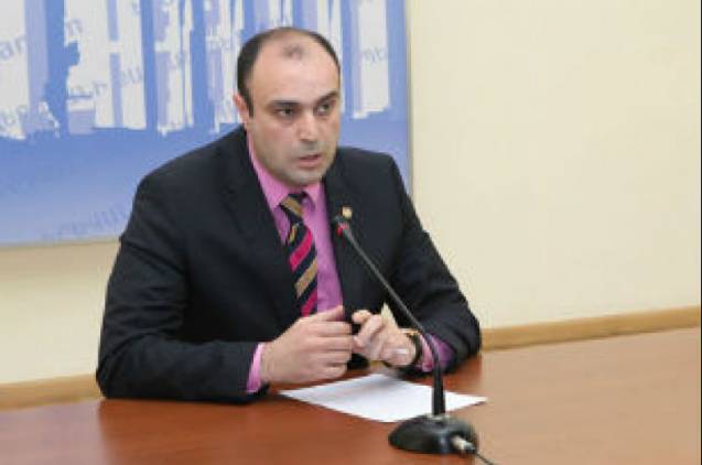 «Հրապարակ». Փորձում են պոլիկլինիկաների կուրացիան վերցնել իրենց ձեռքը
