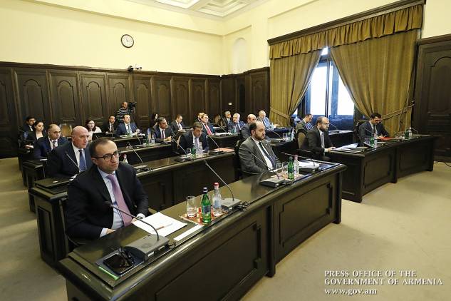 «Հրապարակ». Տիգրան Ավինյան, Արսեն Թորոսյան, ԱԱԾ տնօրեն. Փաշինյանի սեղանին դիմումներ կան 