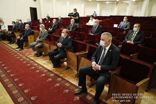 «Հրապարակ». Դիմակների շնորհիվ չի երևացել համակարգի վրդովմունքն ու հիասթափությունը