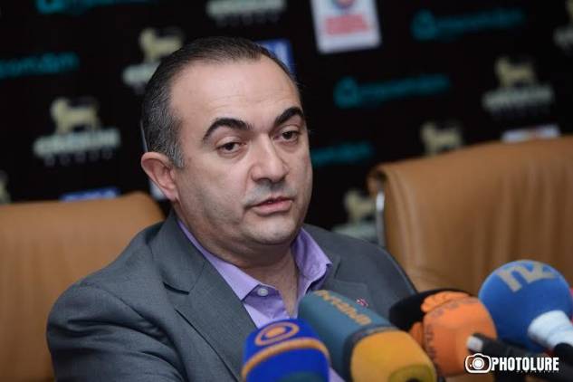 Էս քաղաքական լարված պայքարի մեջ եկել եք, չեզոք ինստիտուտին ասում եք՝ բռնիր այս կամ այն կողմը