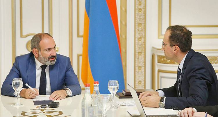 «Հրապարակ». Ո՞վ է վարչապետը՝ Թորոսյա՞նը, թե՞ Փաշինյանը