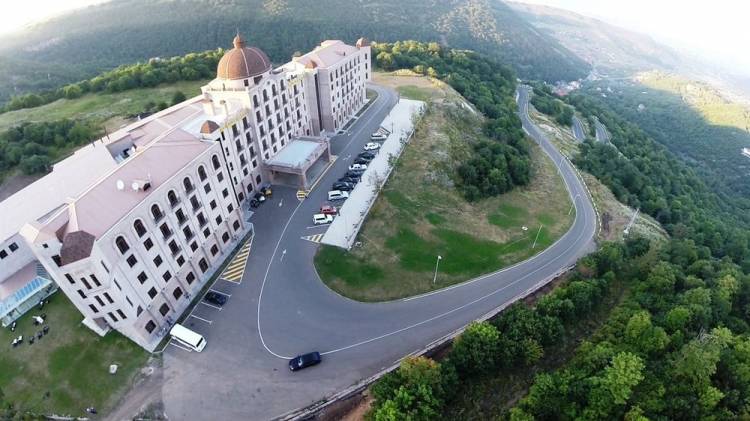 «Հրապարակ». «Գոլդեն փելեսով» չինացի գործարար է հետաքրքրված