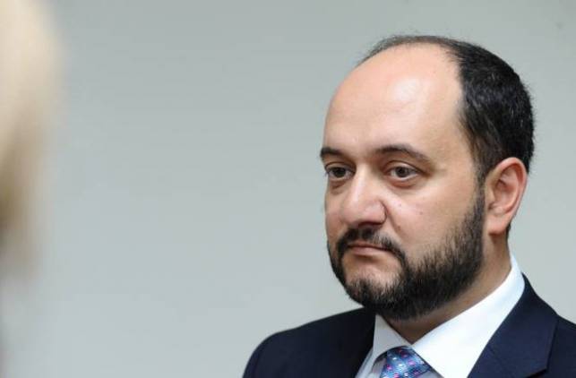 «Հրապարակ». «Արայիկ հեռացիր»-ը կփոխվի՞ «Նիկոլ հեռացիր»-ով