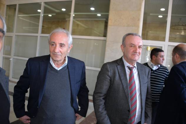 «Հրապարակ». Լեւոնականների, թե՞ Արմեն Սարգսյանի թեկնածու