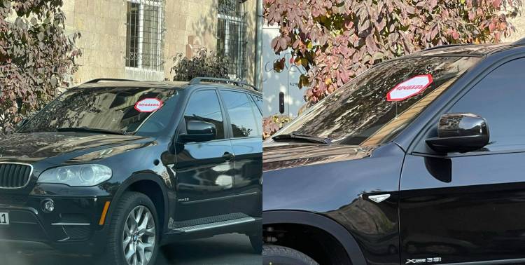 «Դավաճան» պիտակը` իմքայլականների մեքենաների վրա (ֆոտո)