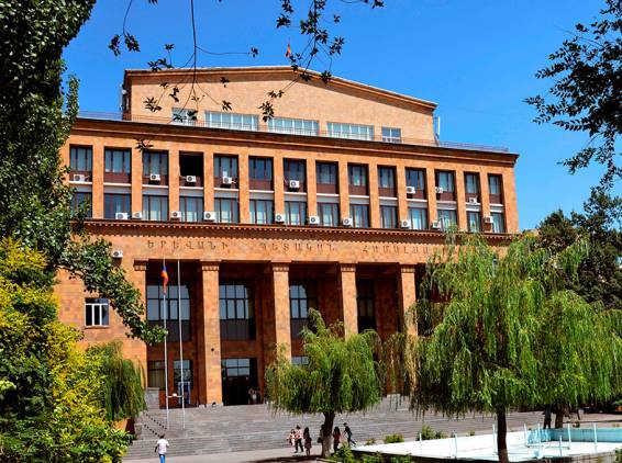 ԵՊՀ դեկանները ԱԺ-ից պահանջում են անհապաղ հետ կանչել օրենքի նախագիծը
