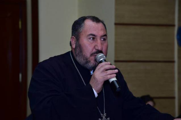 Մարտունիում արգելել են հոգևոր հովվին մուտք գործել եկեղեցի, հայհոյել ու հրմշտել են
