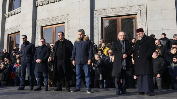 Մաքուր պահեք հարթակը. նախկինները դասեր չե՞ն քաղել…