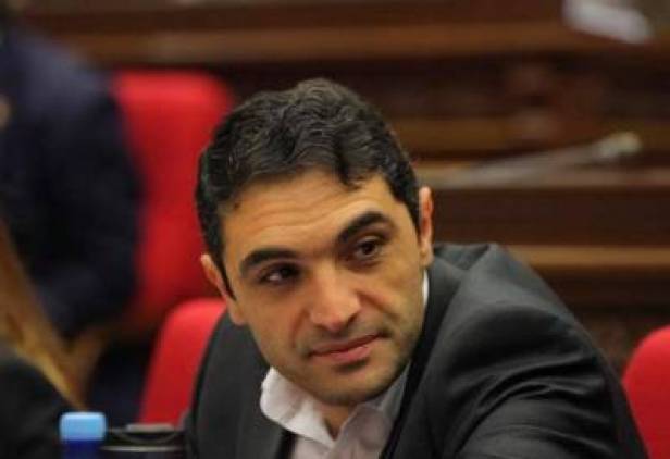«Ժողովուրդ». «Իմ քայլը» խմբակցությունում խուճապ է. Հակոբ Սիմիդյանին ղեկավար չեն տեսնում