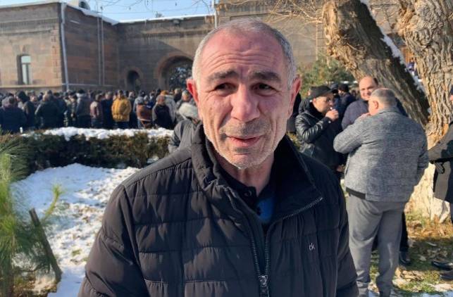 Քո մոտ չի՞ ստացվում՝ թող էդ 3 միլիոն վարչապետից մեկ ուրիշը գա