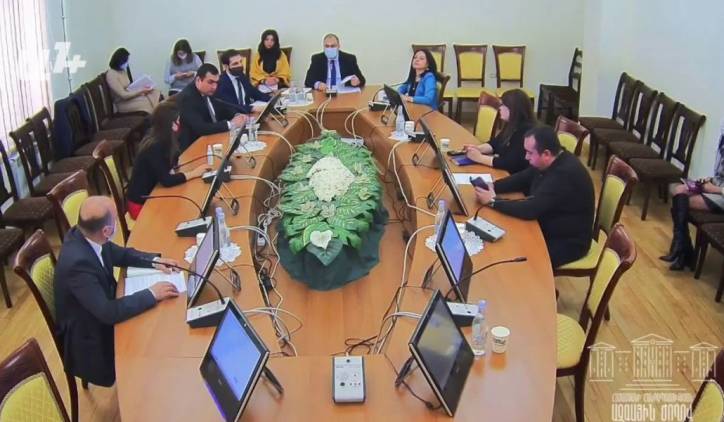 Սքողելով սեփական վախերը