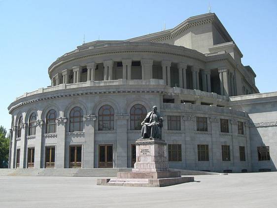 «Հրապարակ». Ծռերը երկու ամսով Օպերան «բրոնյա» են արել