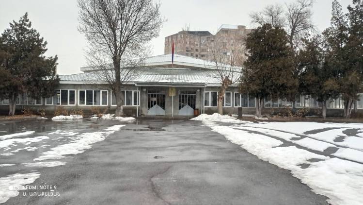 Աբովյանի դպրոցում ճգնաժամը շարունակվում է