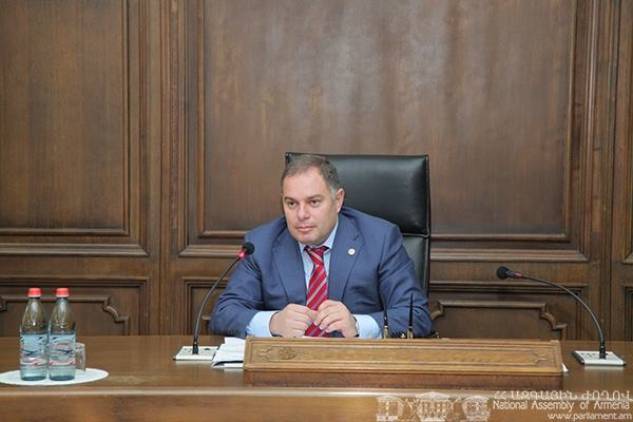 Միգուցե նախագահը հրամանագրի հարցով դիմի ՍԴ․ Հ․ Սահակյան