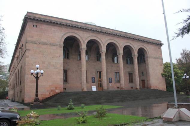 Կարծիք. սկզբից վաճառվելու են ոչ թե ԵՊՀ, այլ ԳԱԱ շենքերը