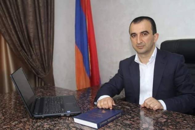 Գիշերը ոստիկանության բաժին տարան Մխիթար Զաքարյանին