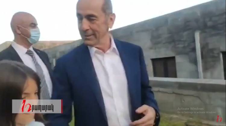 Էս ձյաձյան ի՞նչ ա ուզում, հը՞. Քոչարյանը առաջարկեց`թոռնիկը պատասխանի մեր հարցերին (տեսանյութ)