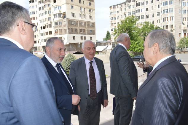 Հլա դեռ ջուրը չտեսած, բոբիկացել են բոլորը․ Արամ Սարգսյան
