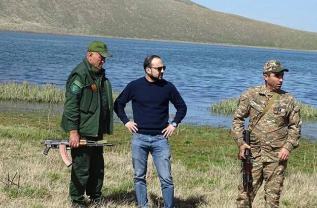 Ընդամենը մի քանի լուսանկարի համար թշնամուն նոր ուղիներ են մատնացույց անում 