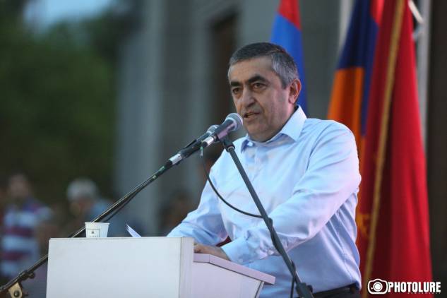 Գժականով դուրսն է առաջնորդվում, գժականով ներսն է առաջնորդվում