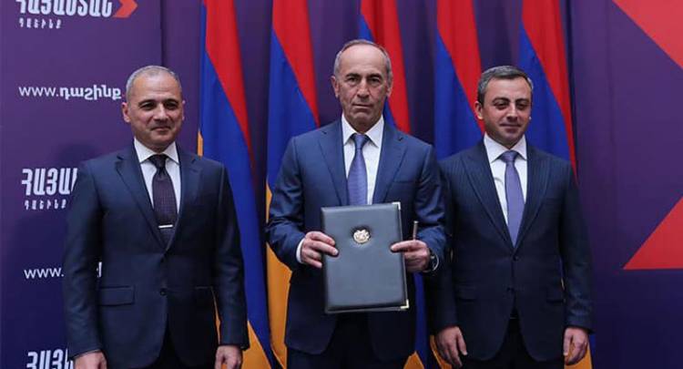 124 մտավորականների կոչը՝ «Հայաստան» դաշինքին սատարելու վերաբերյալ