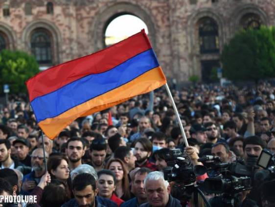 Մարդկային տեսակների պայքար Փաշինյանի եւ Քոչարյանի շուրջ