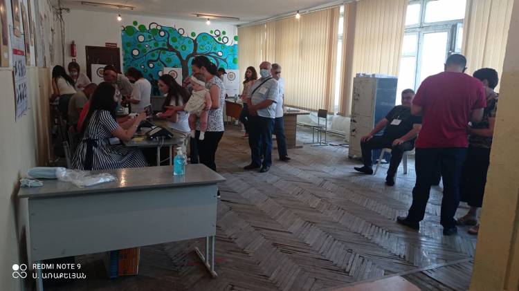 Նորք-Մարաշի 157 դպրոցում ակտիվ քվեարկություն է ընթանում