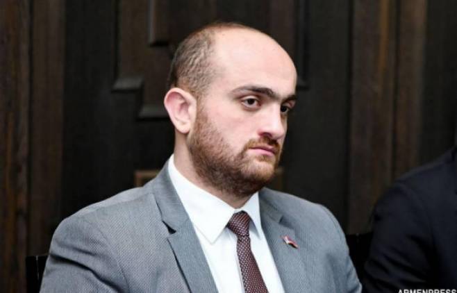 Դուք ստոր եք, Դուք լկտի եք,  Ձեզ 15 րոպե ժամանակ եմ տալիս, որ դիմում գրեք գնաք․ Արագածոտնի մարզպետն անցել է վենդետաների